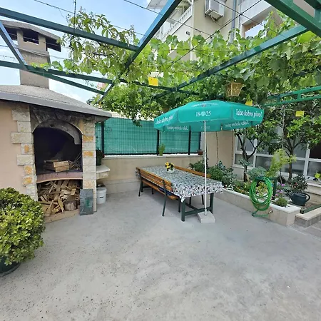 Cosy 1 Bedroom For 3 With Free Parking Apartment Makarska