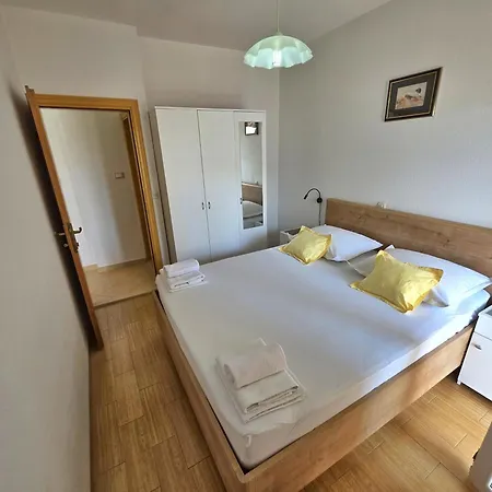Cosy 1 Bedroom For 3 With Free Parking マカルスカ
