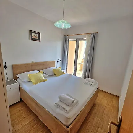 Cosy 1 Bedroom For 3 With Free Parking *