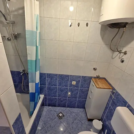 Cosy 1 Bedroom For 3 With Free Parking Apartment Makarska