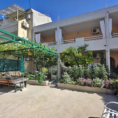 Cosy 1 Bedroom For 3 With Free Parking Apartment Makarska
