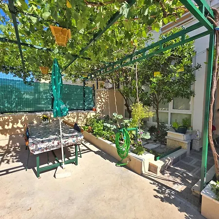 Cosy 1 Bedroom For 3 With Free Parking Apartment *