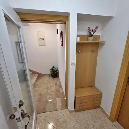 Cosy 1 Bedroom For 3 With Free Parking Makarská
